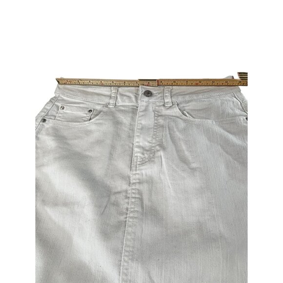 White Denim Skirt Size 10 By Jaclyn Smith Collection With Button & Zip Closure - Picture 3 of 7